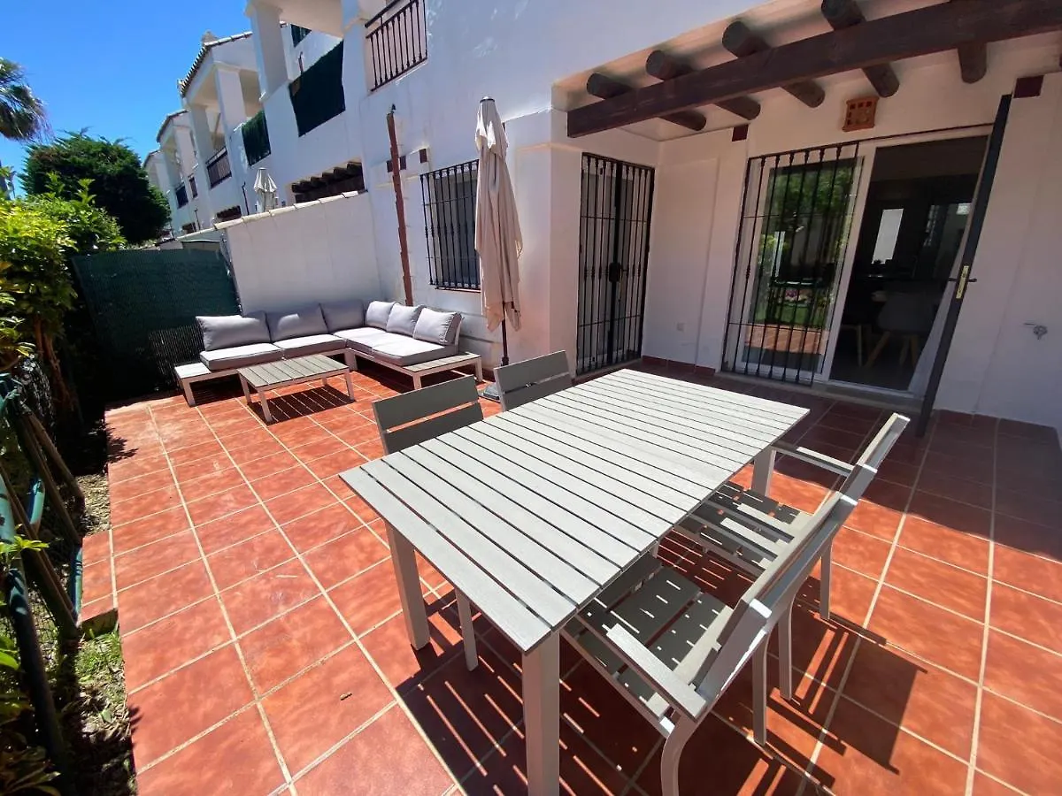 Preciosa Casa De 4 Habitaciones Y 3 Banos, Urbanizacion Los Naranjos, Puerto Banus Marbella